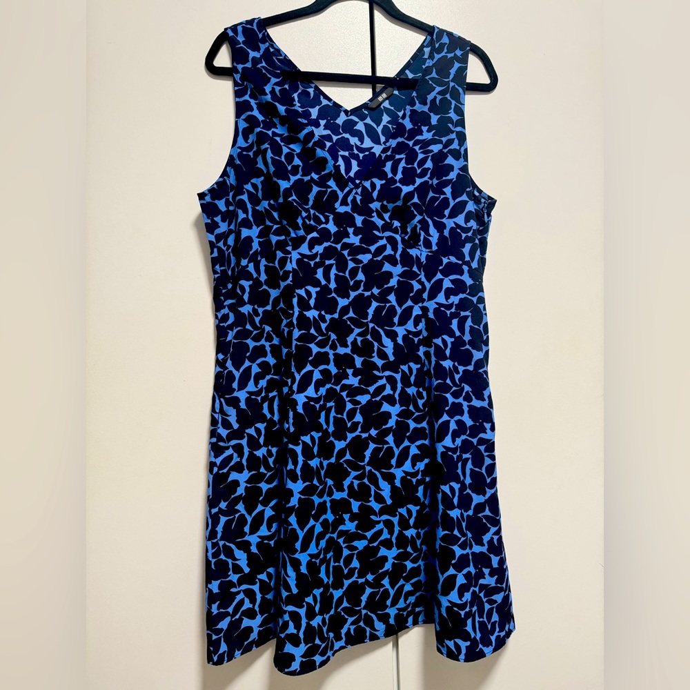 Uniqlo Printed V-Neck Sleeveless Mini Dress